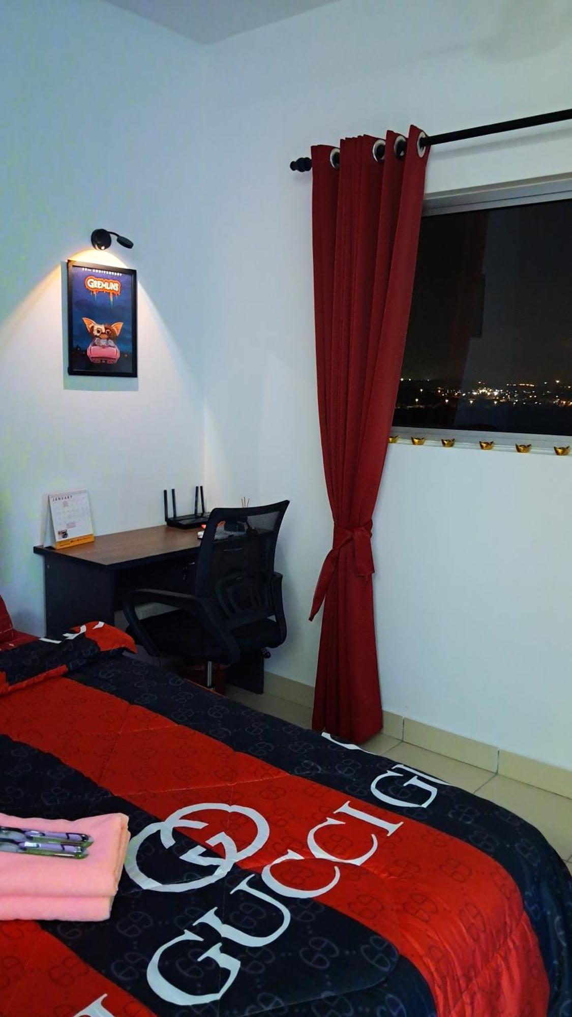 The Red Room Alanis Residence Sepang Exterior photo